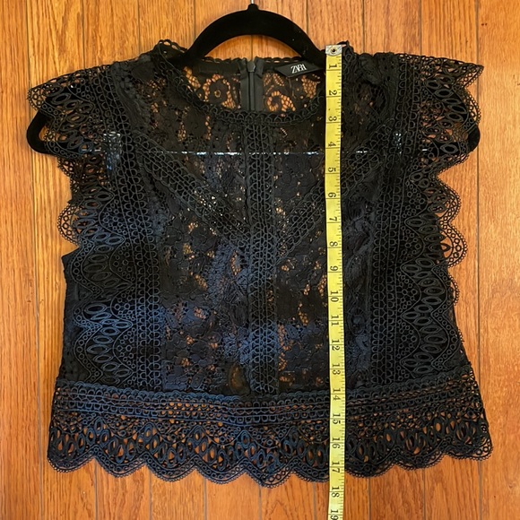 Lace top modified to be more cropped. - Picture 4 of 5